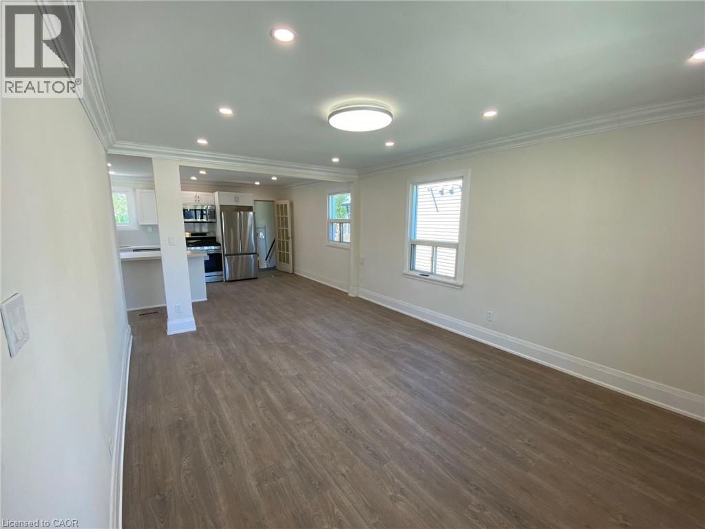Photo 10 of 40 Bartlett Street, St Catharines ON