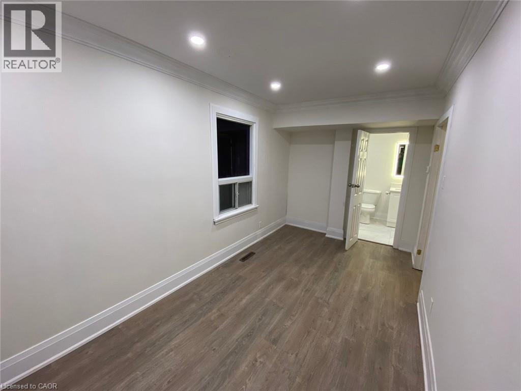 Photo 8 of 40 Bartlett Street, St Catharines ON