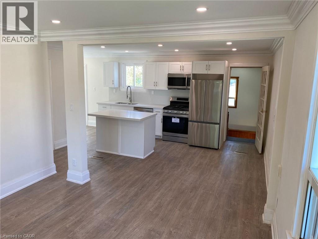 Photo 2 of 40 Bartlett Street, St Catharines ON