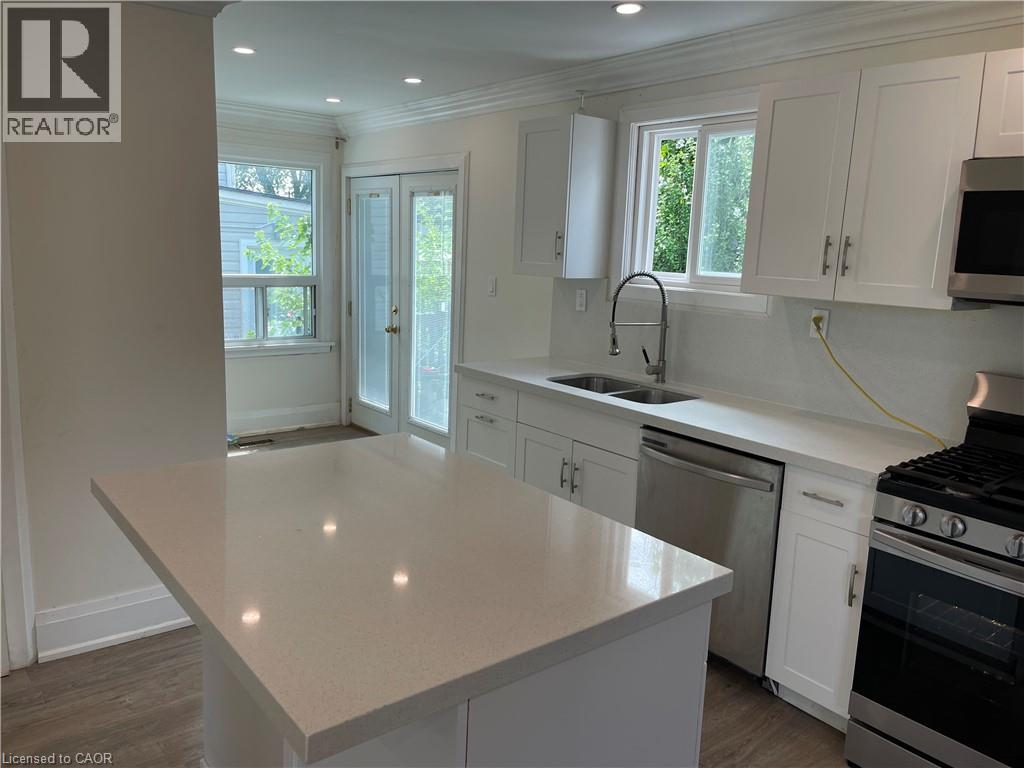 Photo 9 of 40 Bartlett Street, St Catharines ON