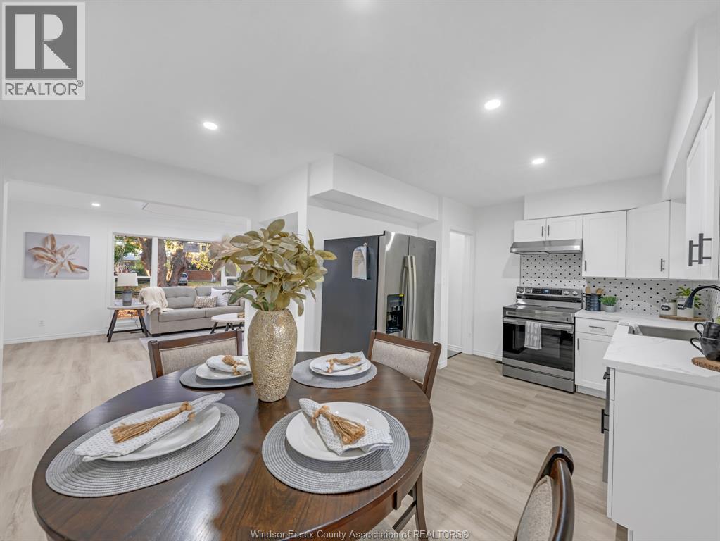Photo 3 of 184 Ellis Street, Chatham ON