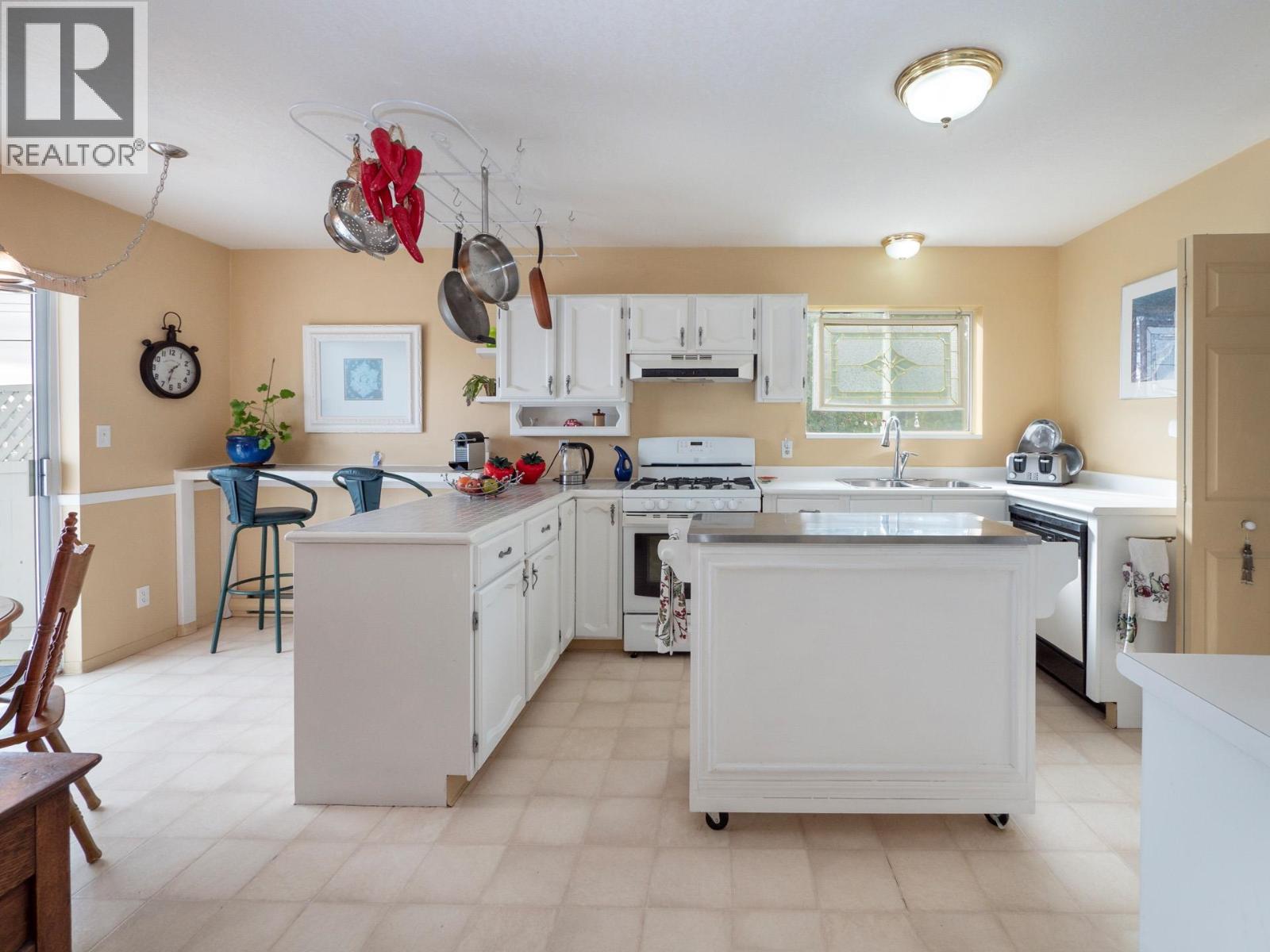 170 PIKE ROAD, Gibsons