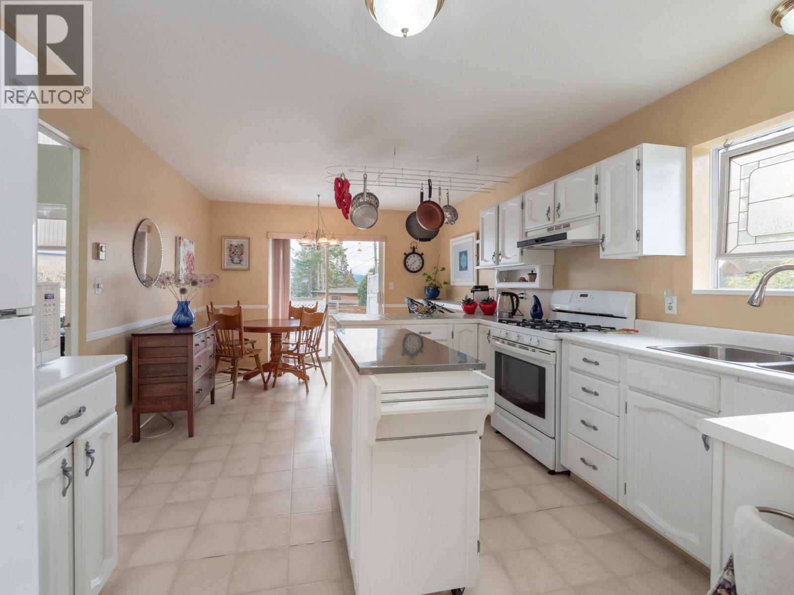 170 PIKE ROAD, Gibsons