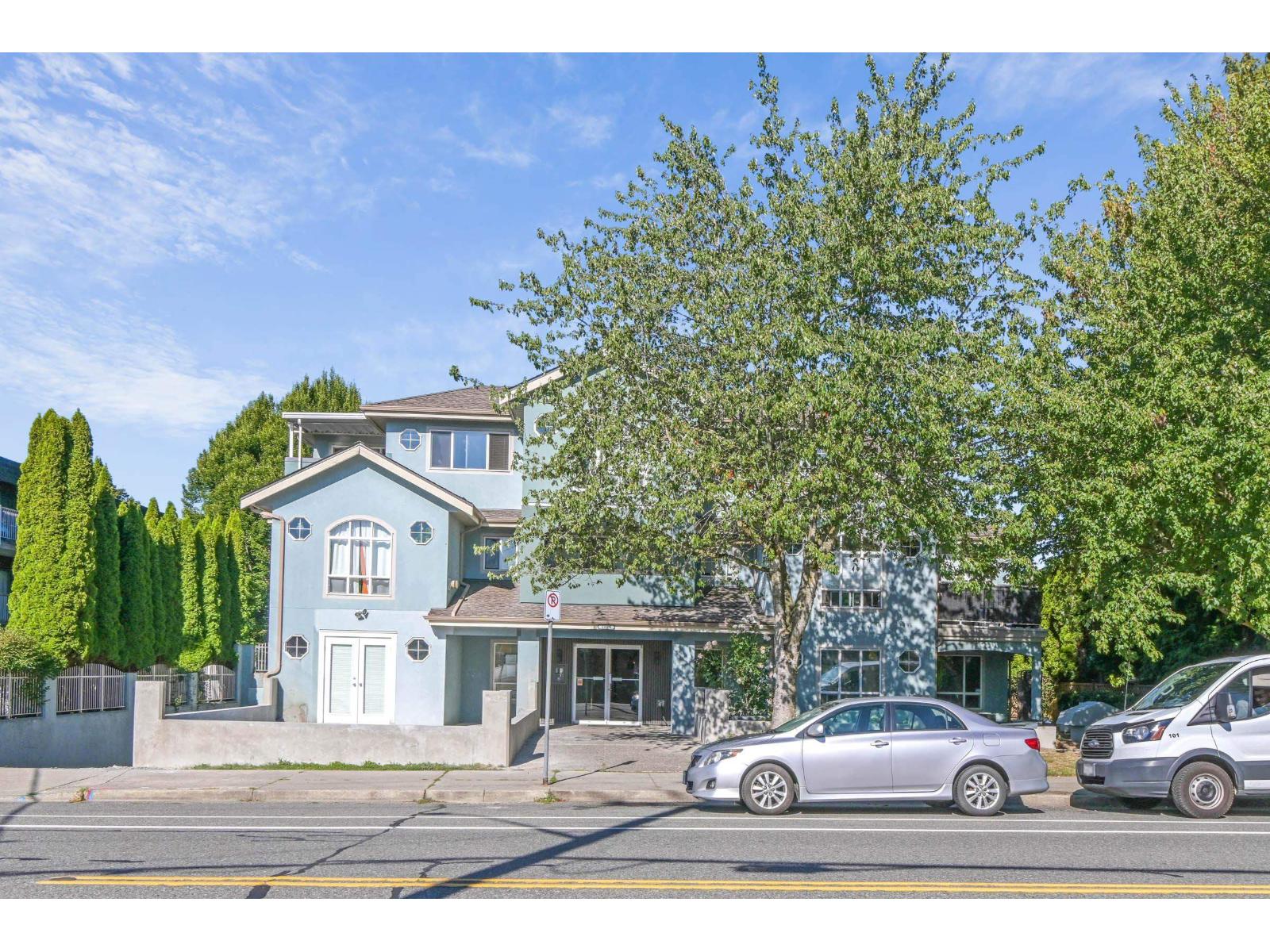 Photo 1 of 205 5909 177 B Street, Surrey BC