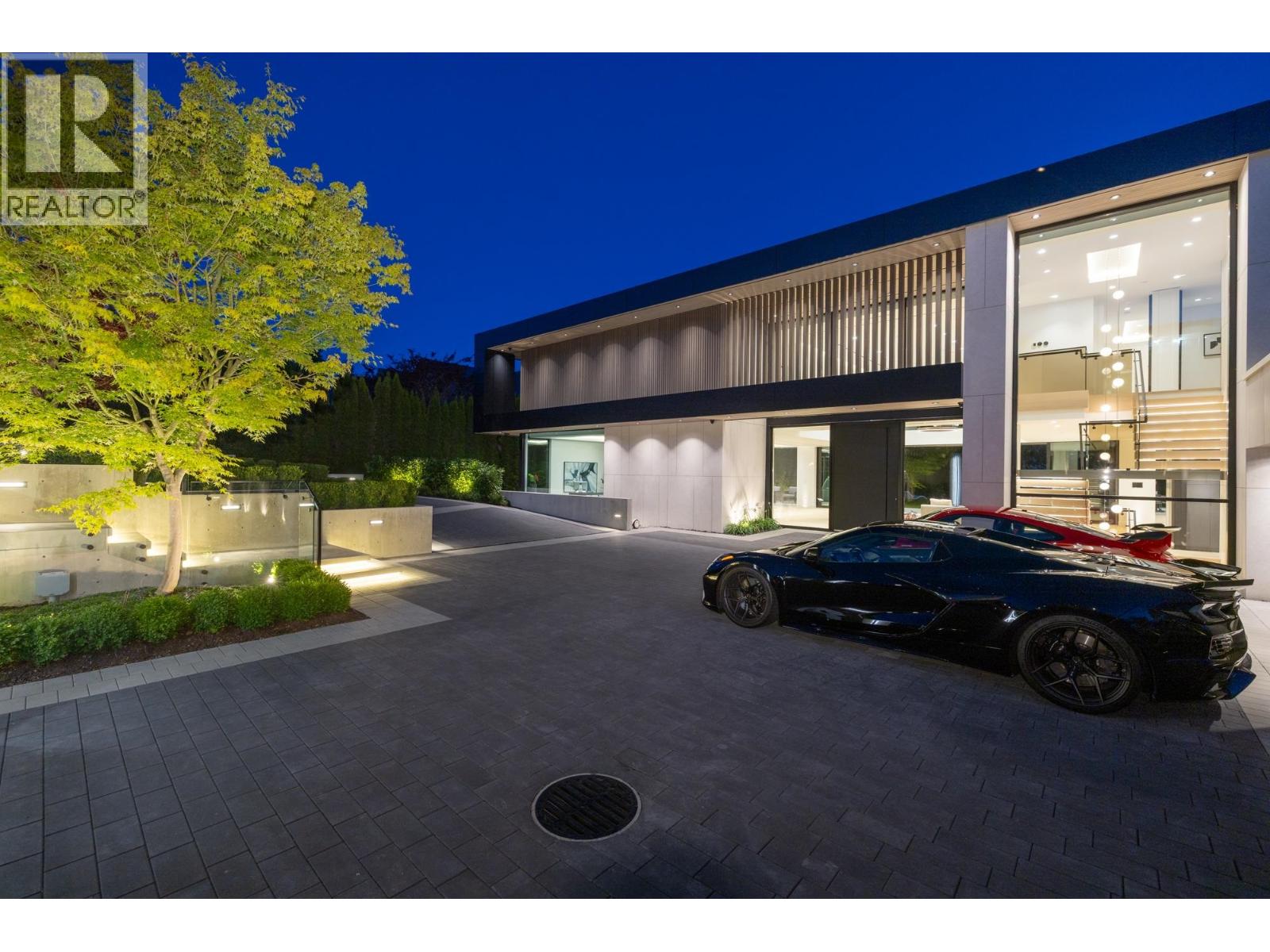 Photo 9 of 690 Knockmaroon Road, West Vancouver BC