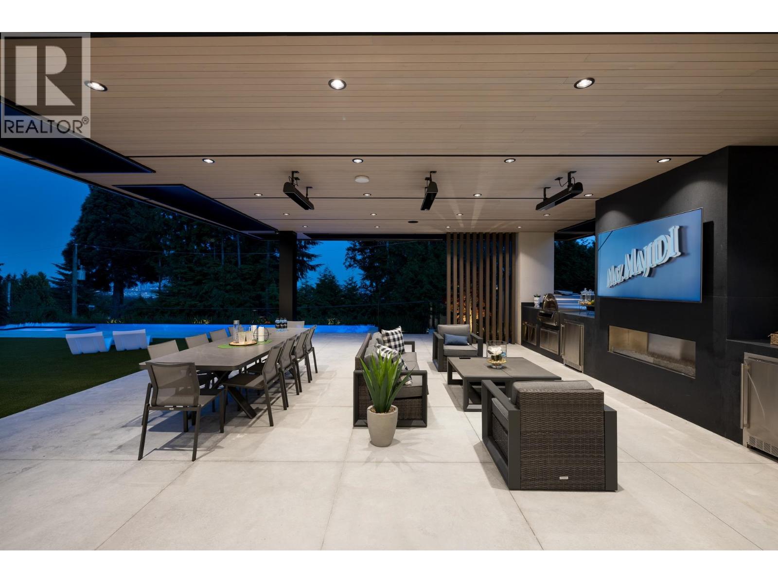 Photo 15 of 690 Knockmaroon Road, West Vancouver BC