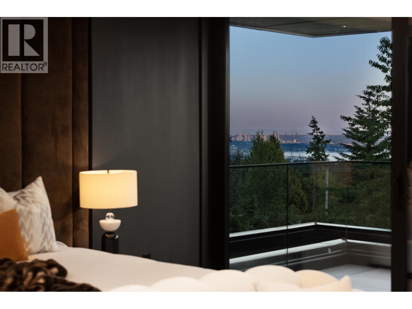 Photo 19 of 690 Knockmaroon Road, West Vancouver BC