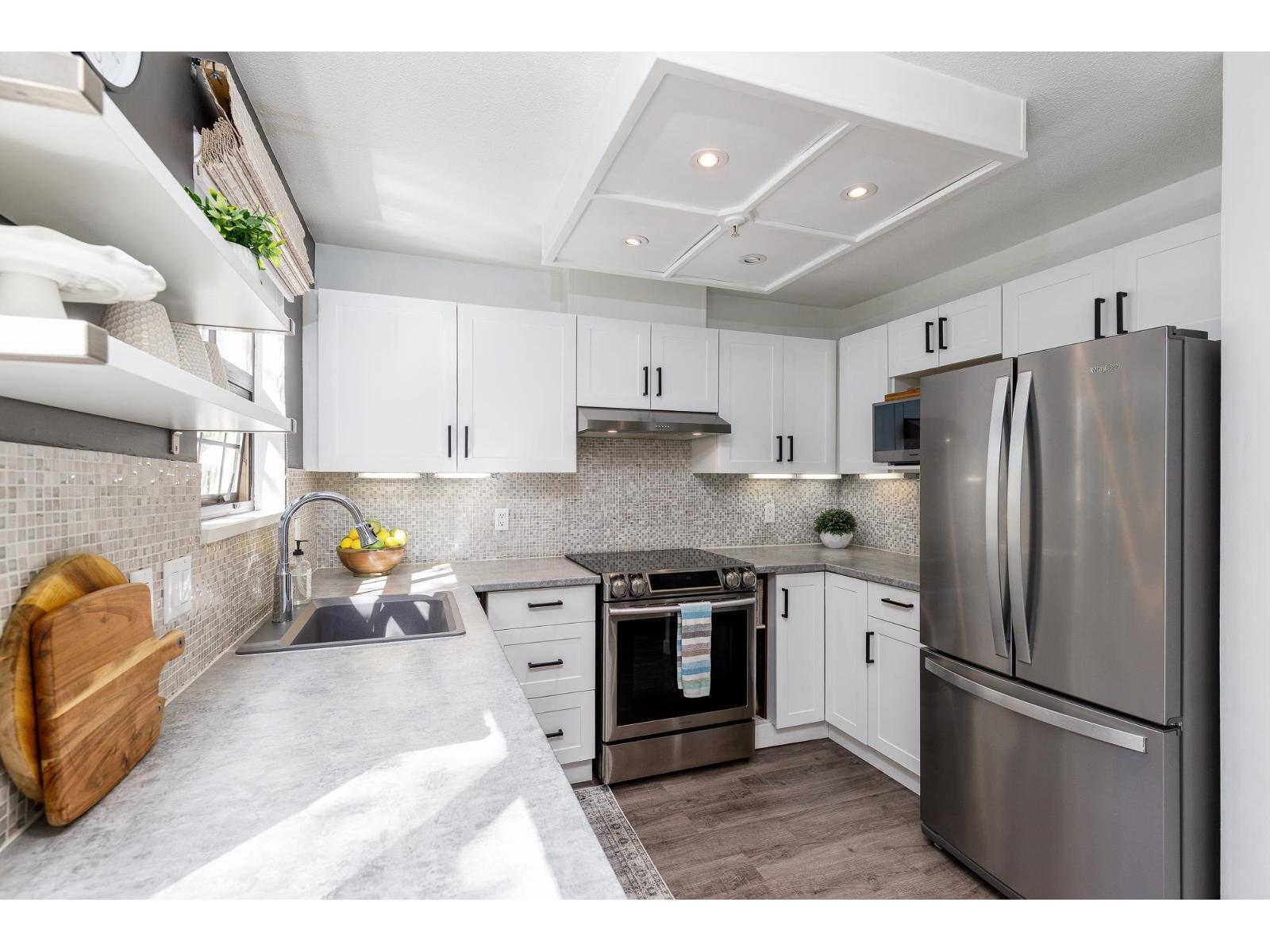 Photo 13 of 217 22025 48 Avenue, Langley BC