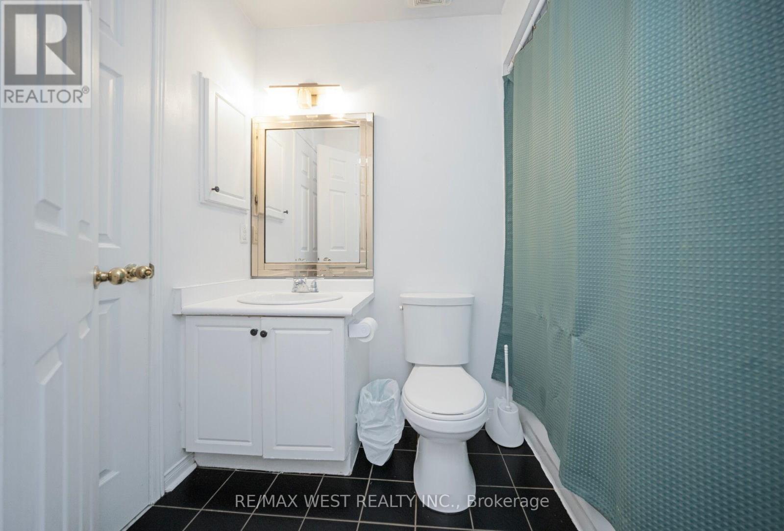 Photo 32 of 43 Flemington Drive, Caledon ON