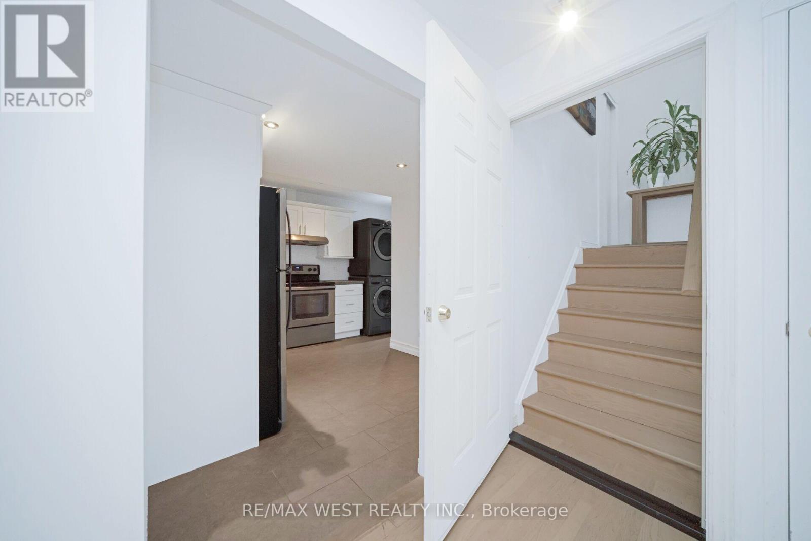 Photo 17 of 43 Flemington Drive, Caledon ON