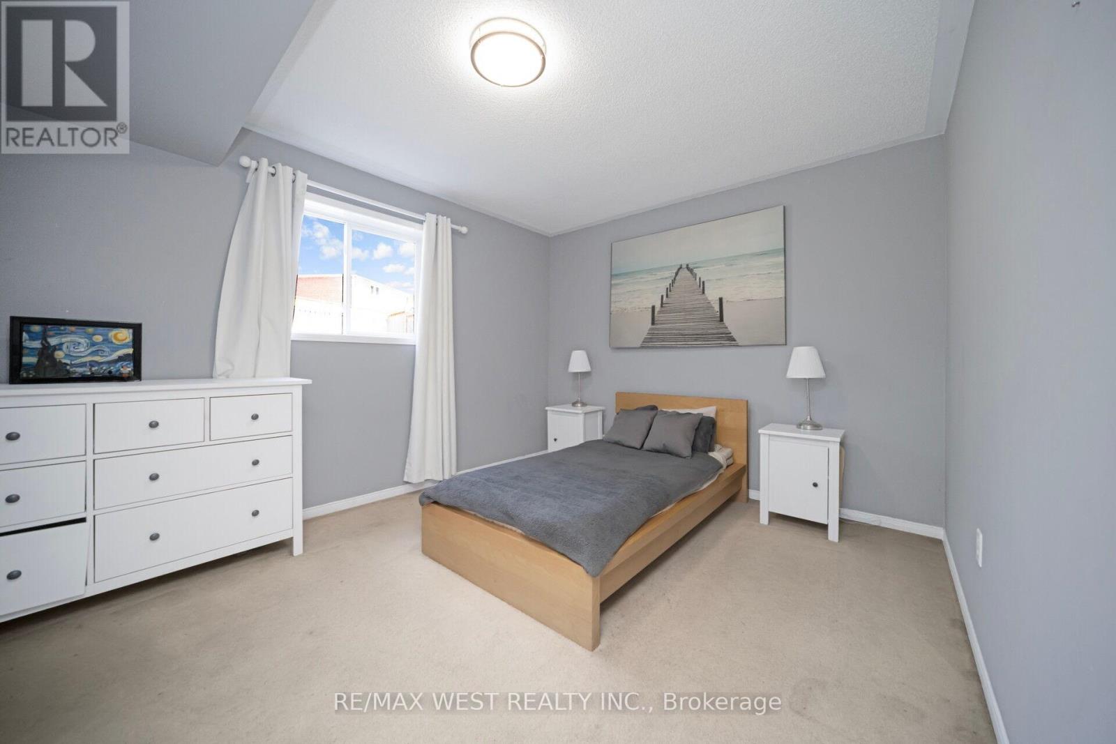 Photo 16 of 43 Flemington Drive, Caledon ON