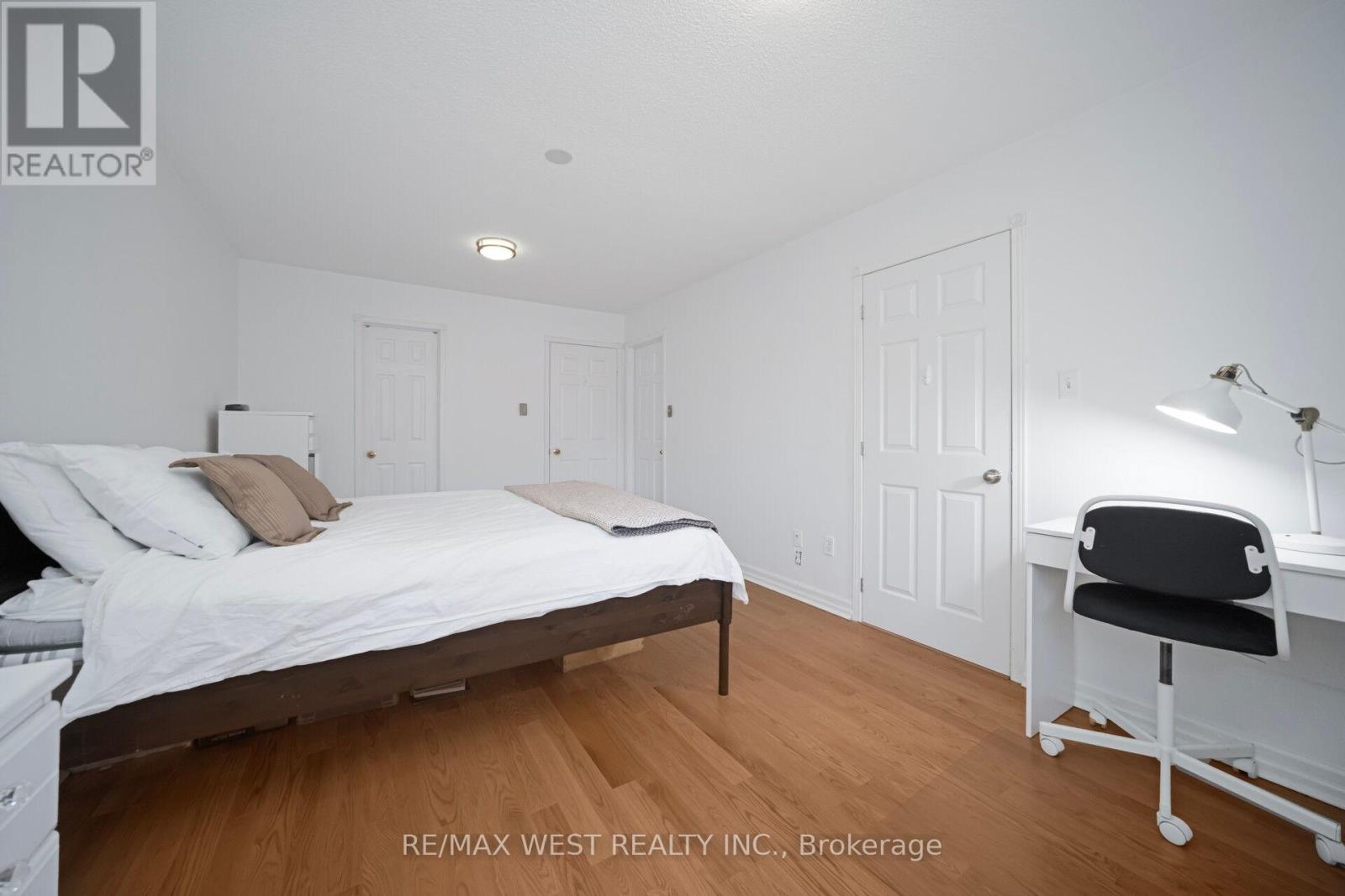 Photo 12 of 43 Flemington Drive, Caledon ON