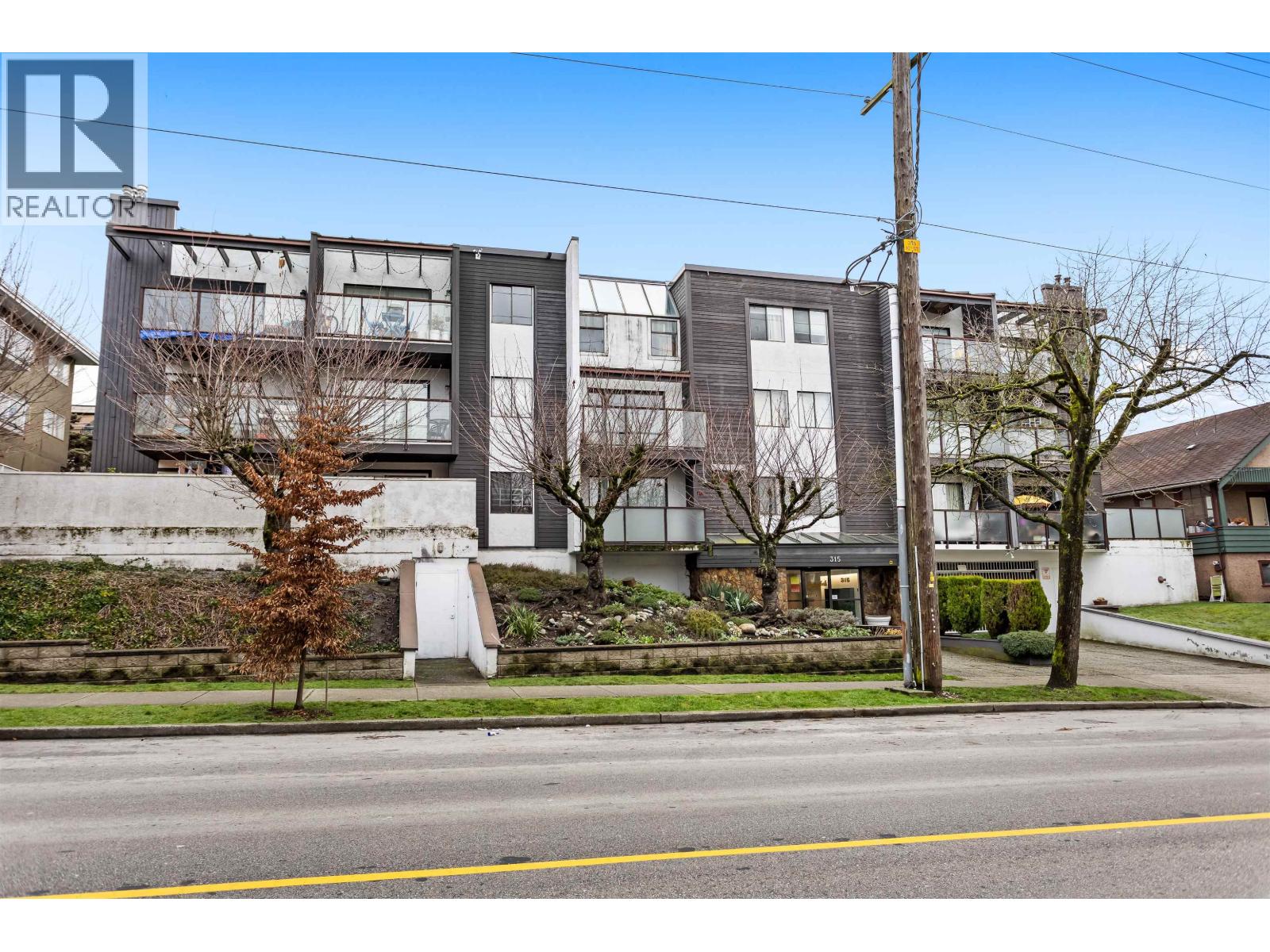 Photo 23 of 306 315 Tenth Street, New Westminster BC