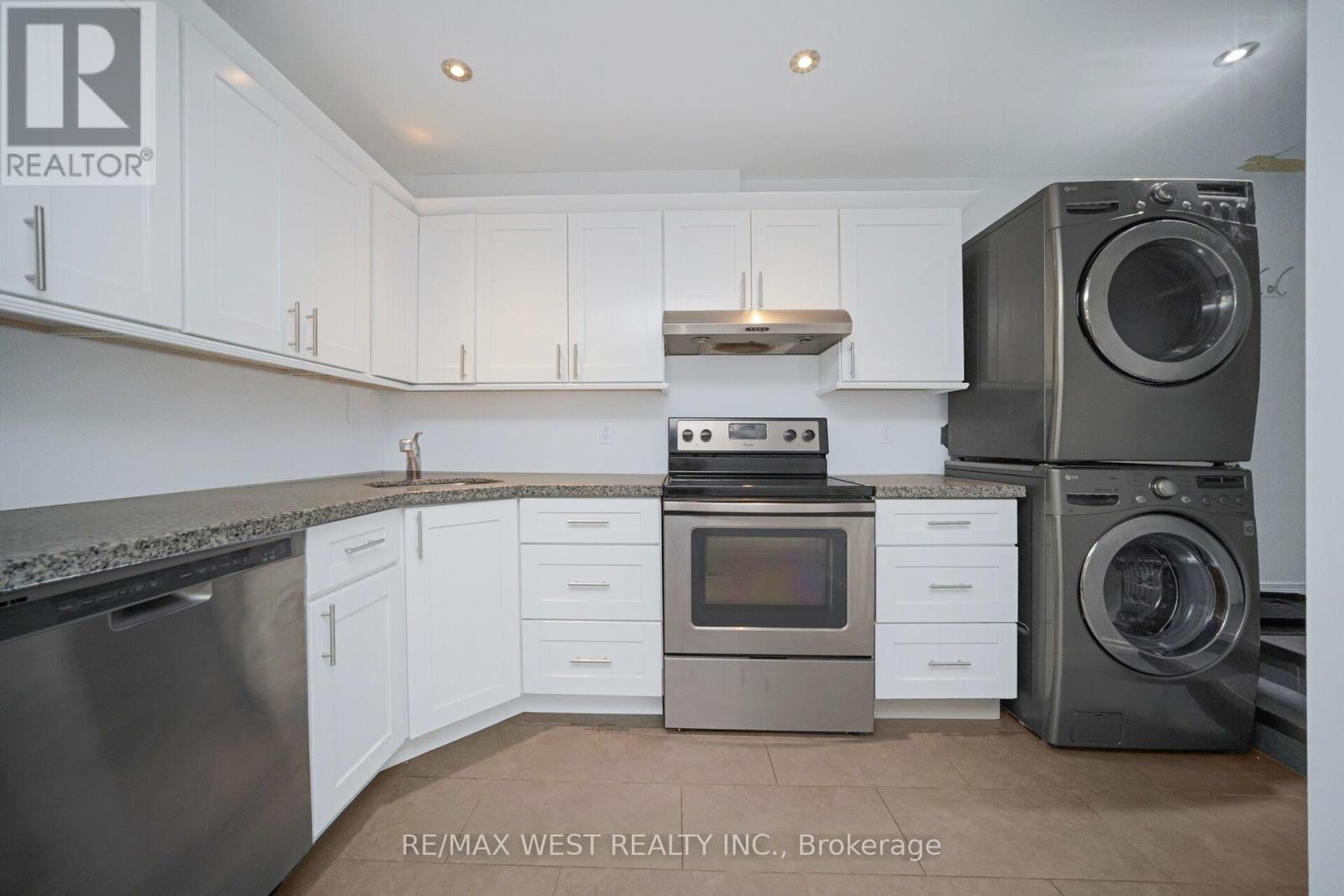 Photo 8 of 43 Flemington Drive, Caledon ON