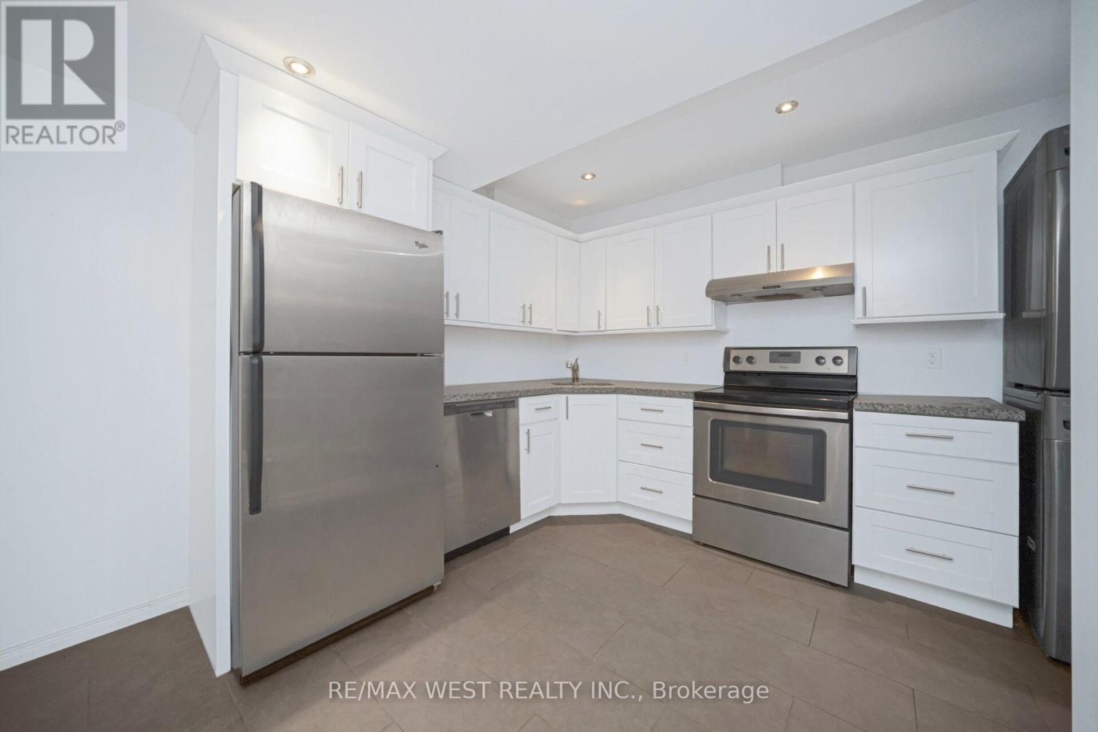Photo 14 of 43 Flemington Drive, Caledon ON