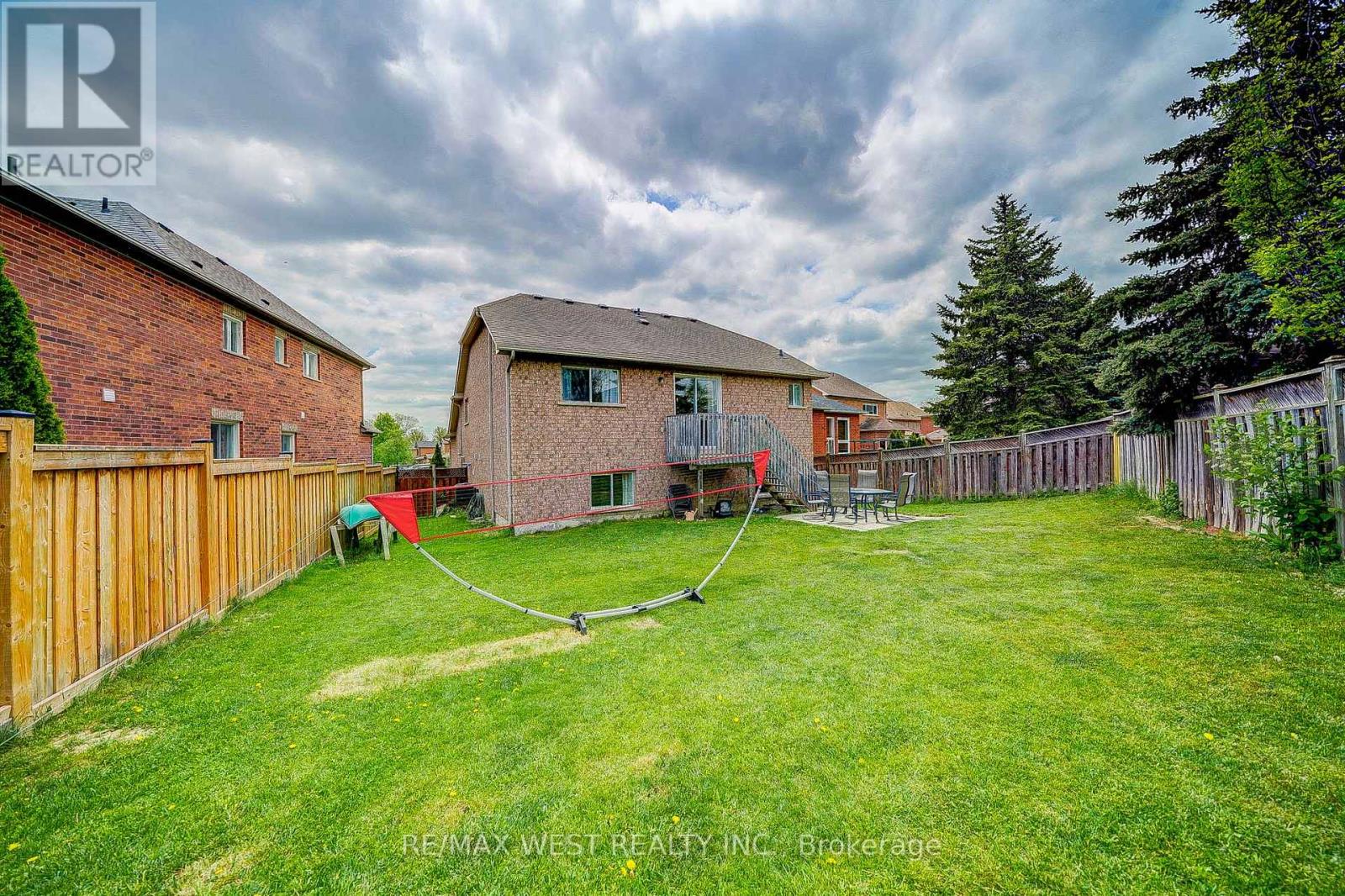 Photo 1 of 43 Flemington Drive, Caledon ON
