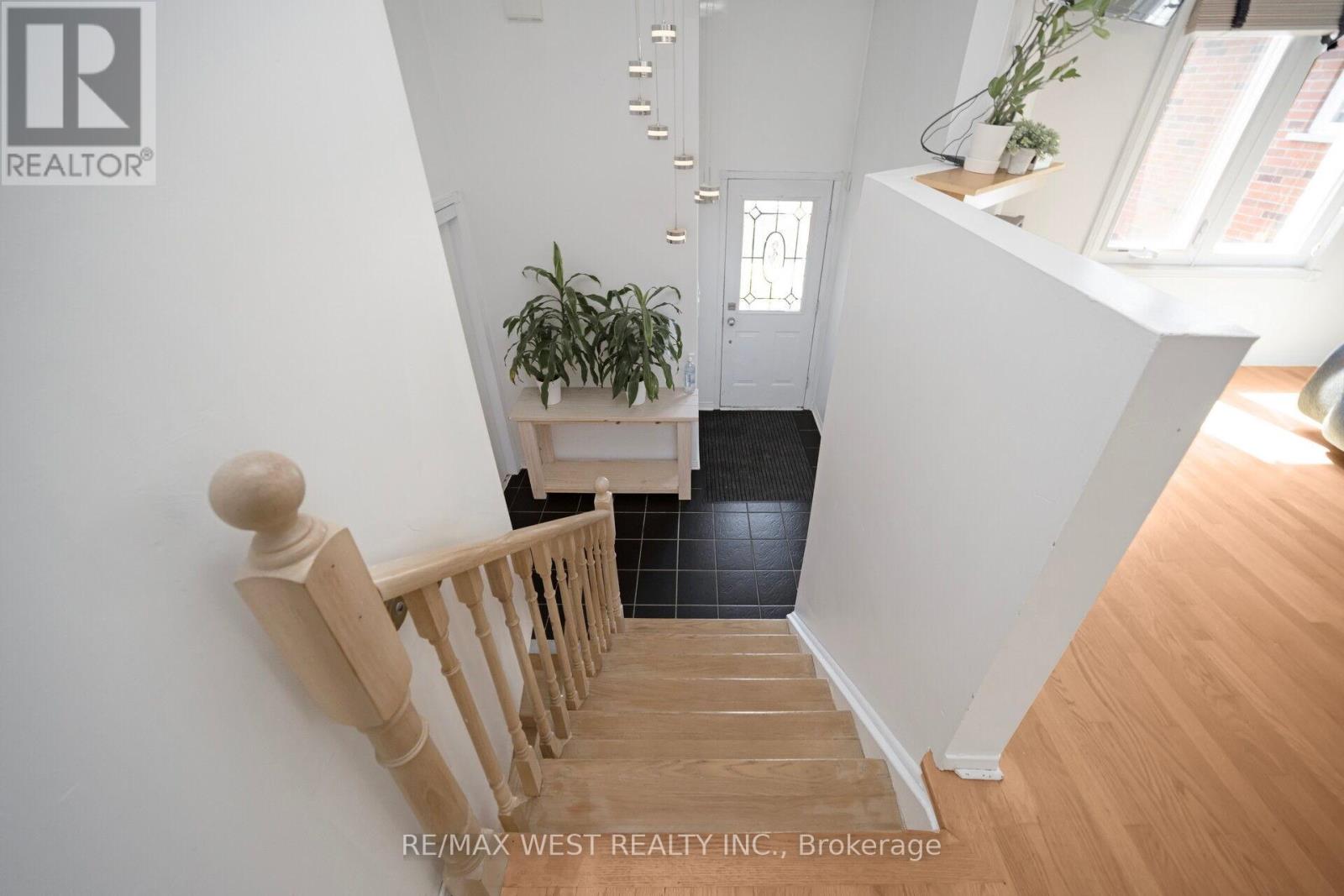 Photo 11 of 43 Flemington Drive, Caledon ON