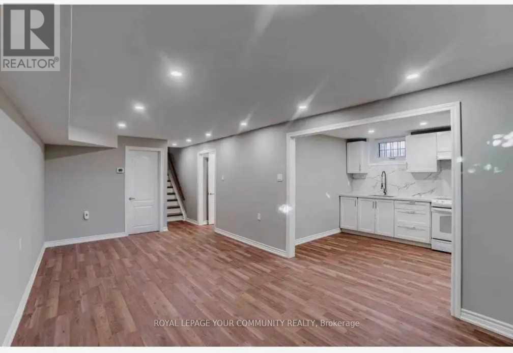 Photo 4 of 26 Brenda Avenue, Brampton ON