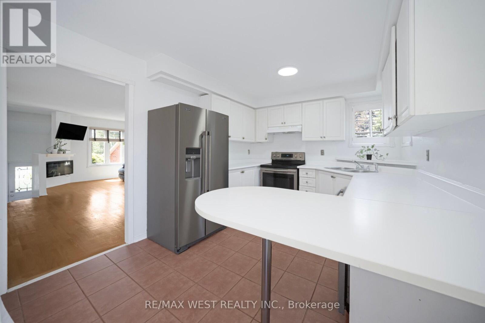 Photo 35 of 43 Flemington Drive, Caledon ON
