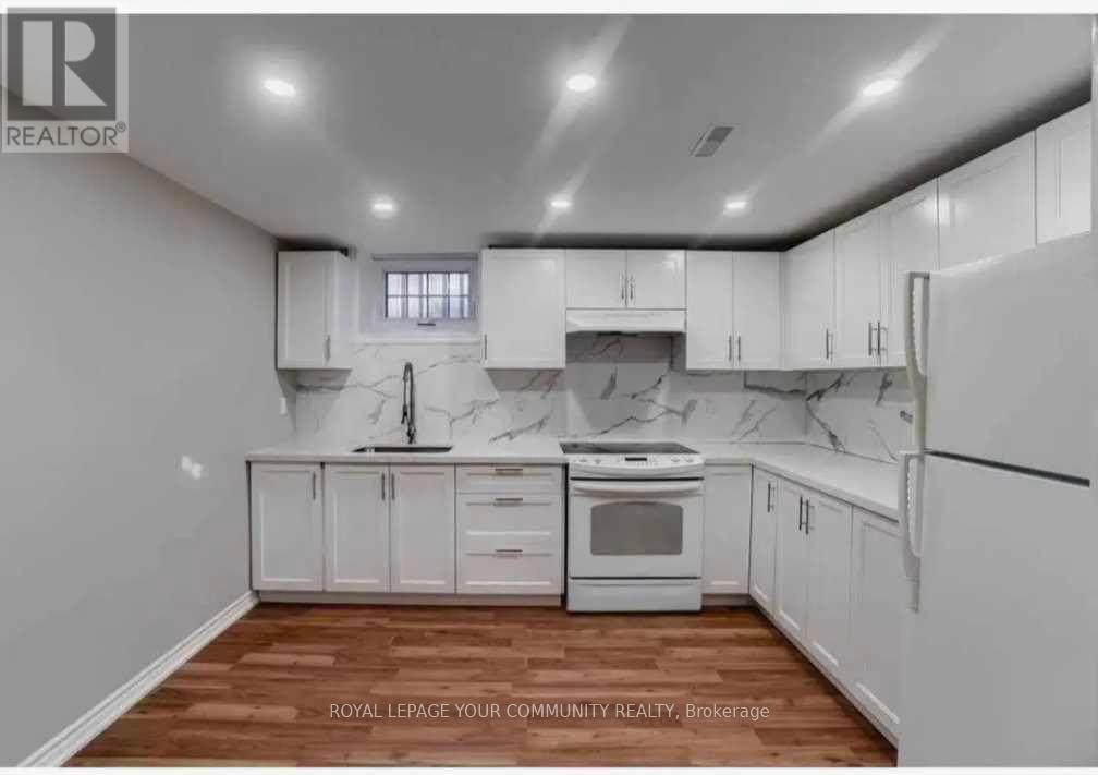 Photo 13 of 26 Brenda Avenue, Brampton ON
