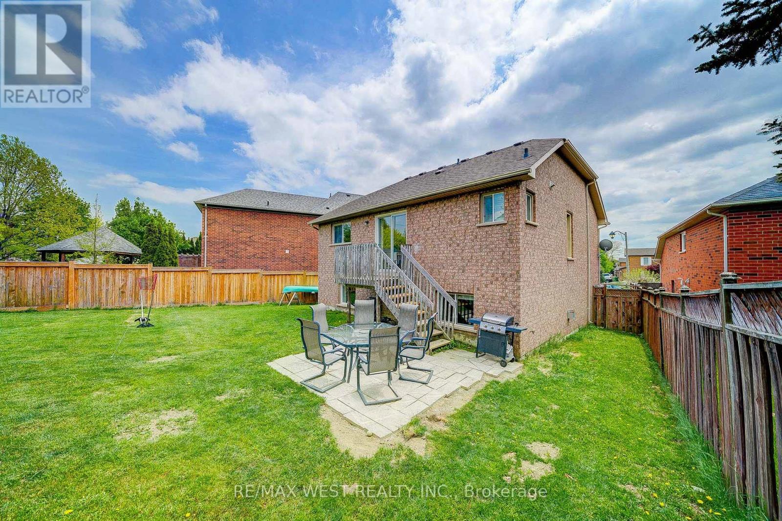 Photo 20 of 43 Flemington Drive, Caledon ON