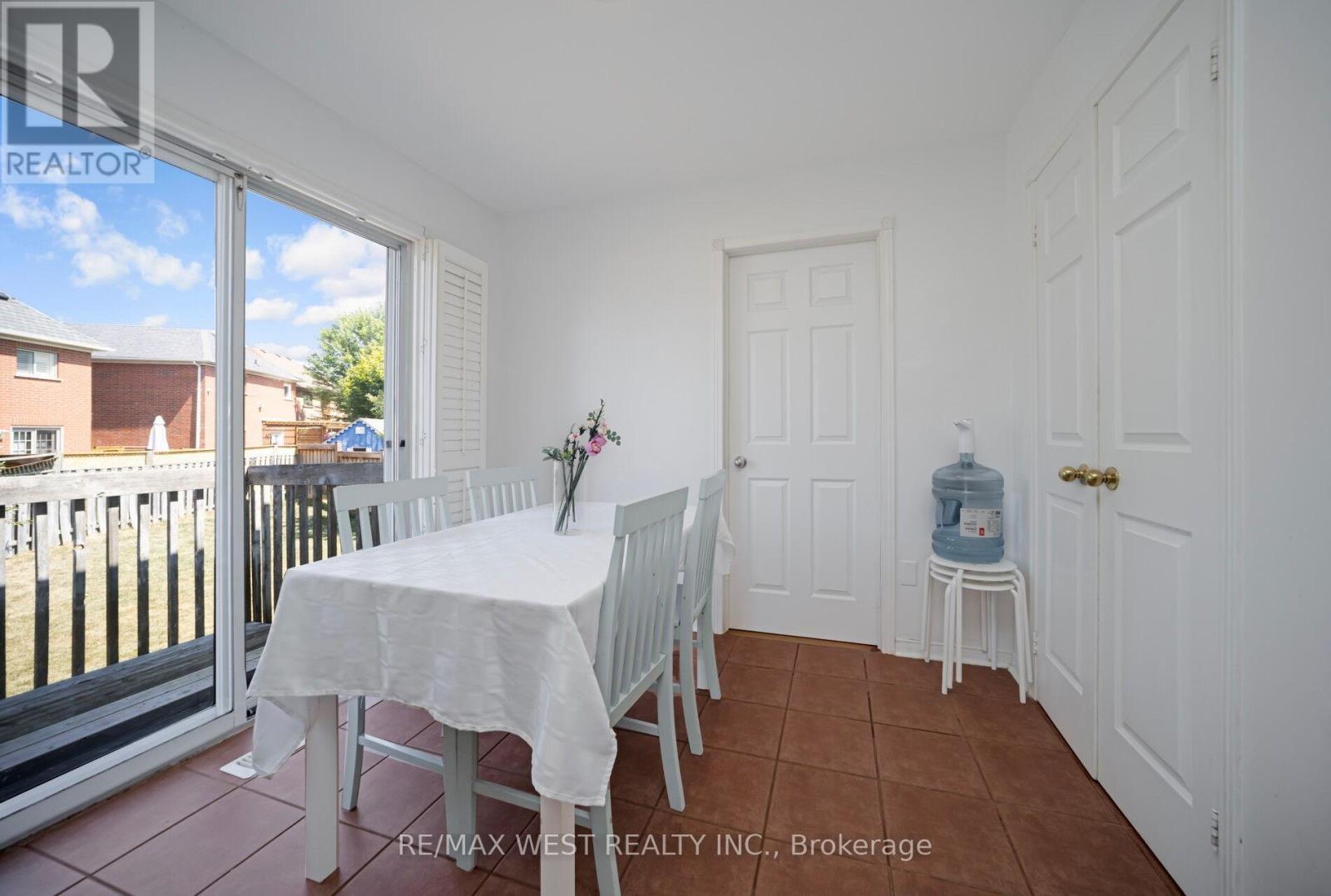 Photo 23 of 43 Flemington Drive, Caledon ON