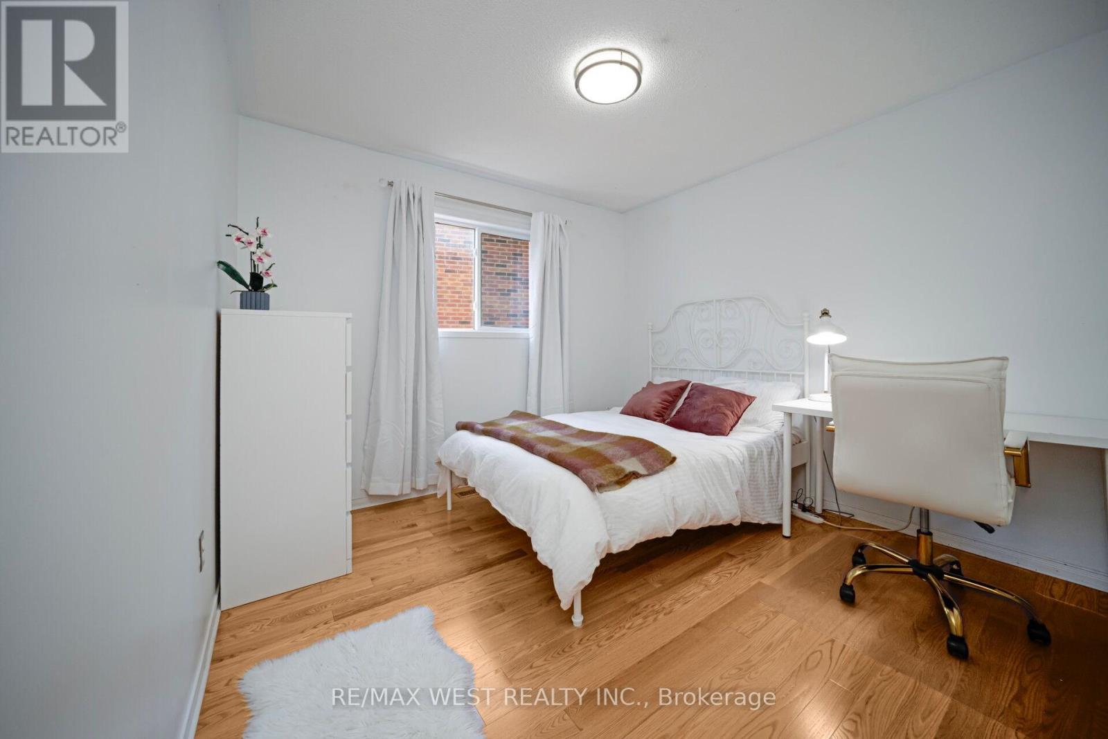 Photo 24 of 43 Flemington Drive, Caledon ON