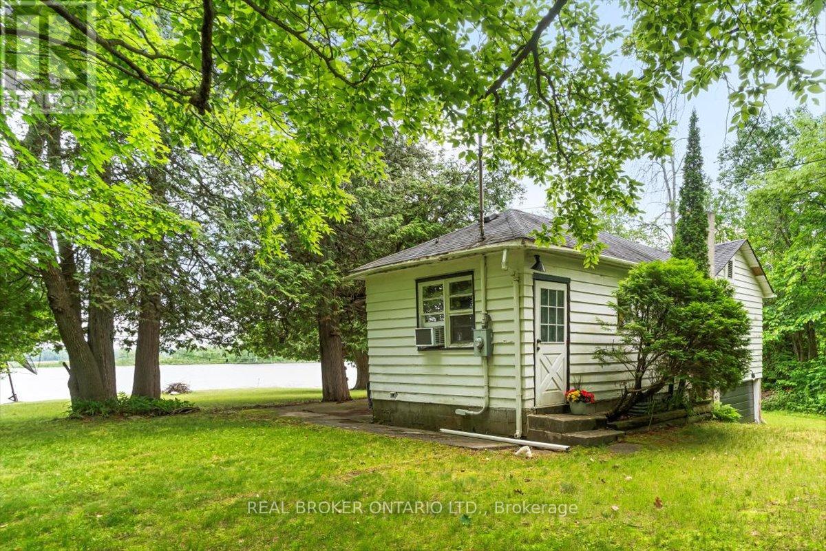 Photo 16 of 430 Lake Road, Trent Hills ON