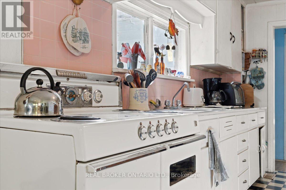 Photo 19 of 430 Lake Road, Trent Hills ON