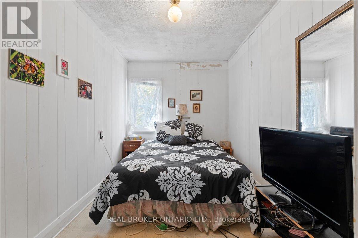 Photo 25 of 430 Lake Road, Trent Hills ON