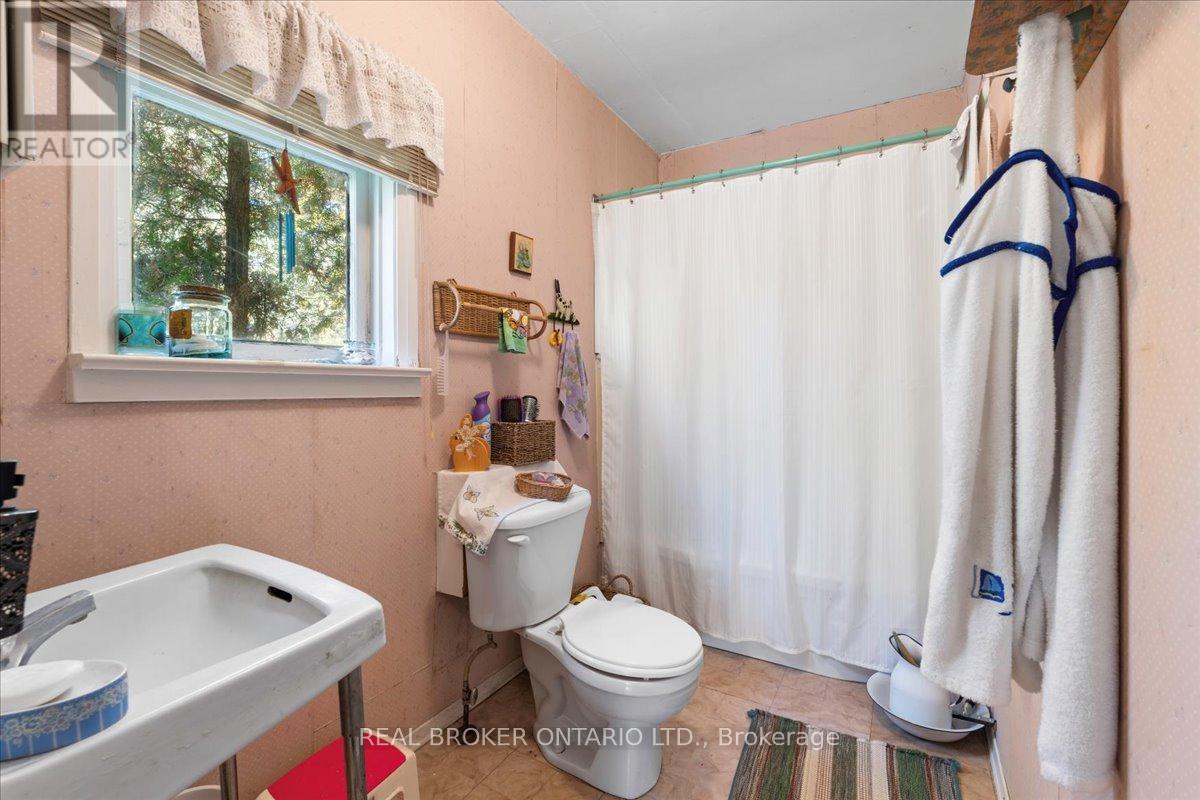 Photo 6 of 430 Lake Road, Trent Hills ON