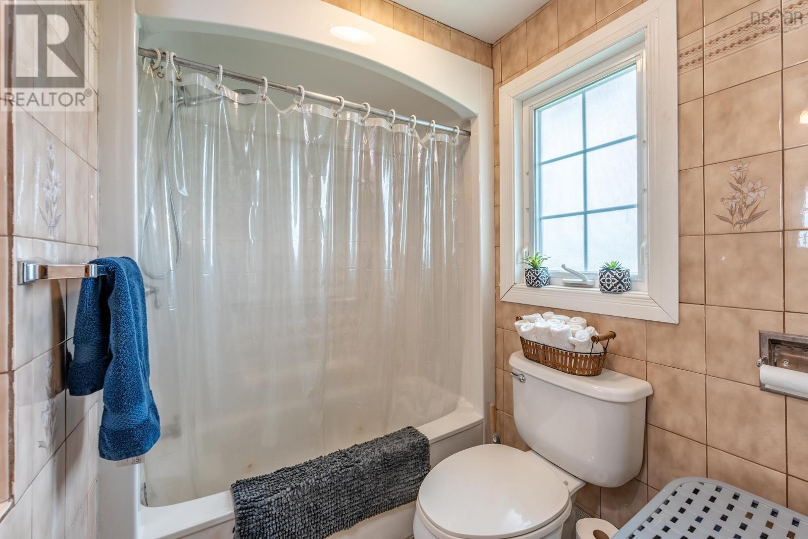 Property 14 of 46 of 1271 Highway 1