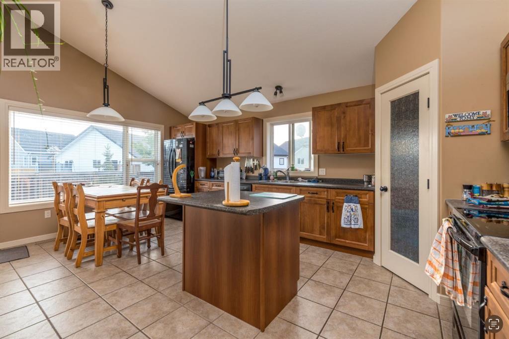 Photo 10 of 1304 54 Avenueclose, Lloydminster AB