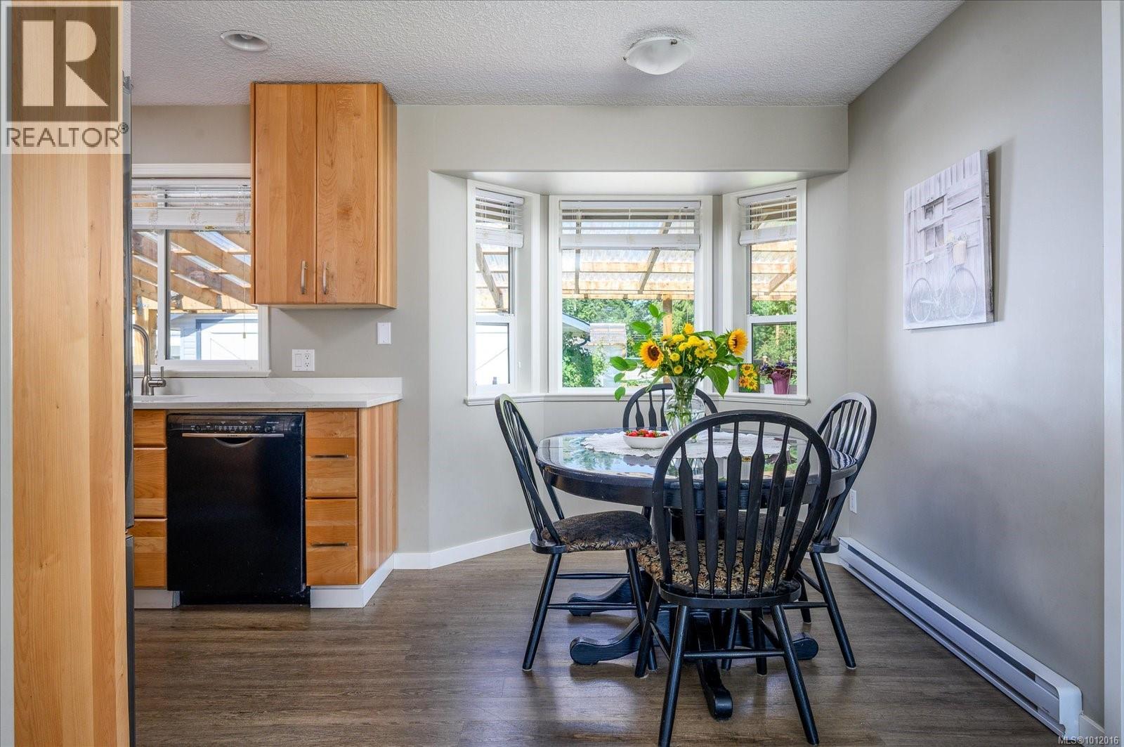 Photo 7 of 2320 Hemer Rd, Nanaimo BC