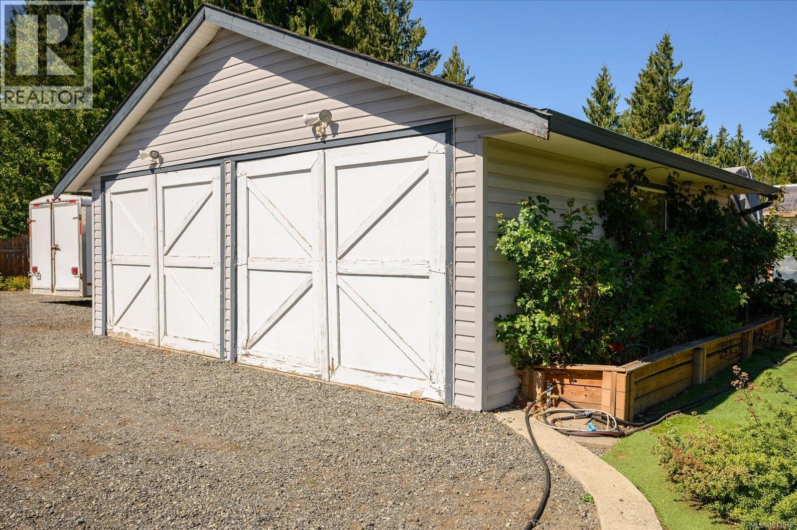 Photo 26 of 2320 Hemer Rd, Nanaimo BC