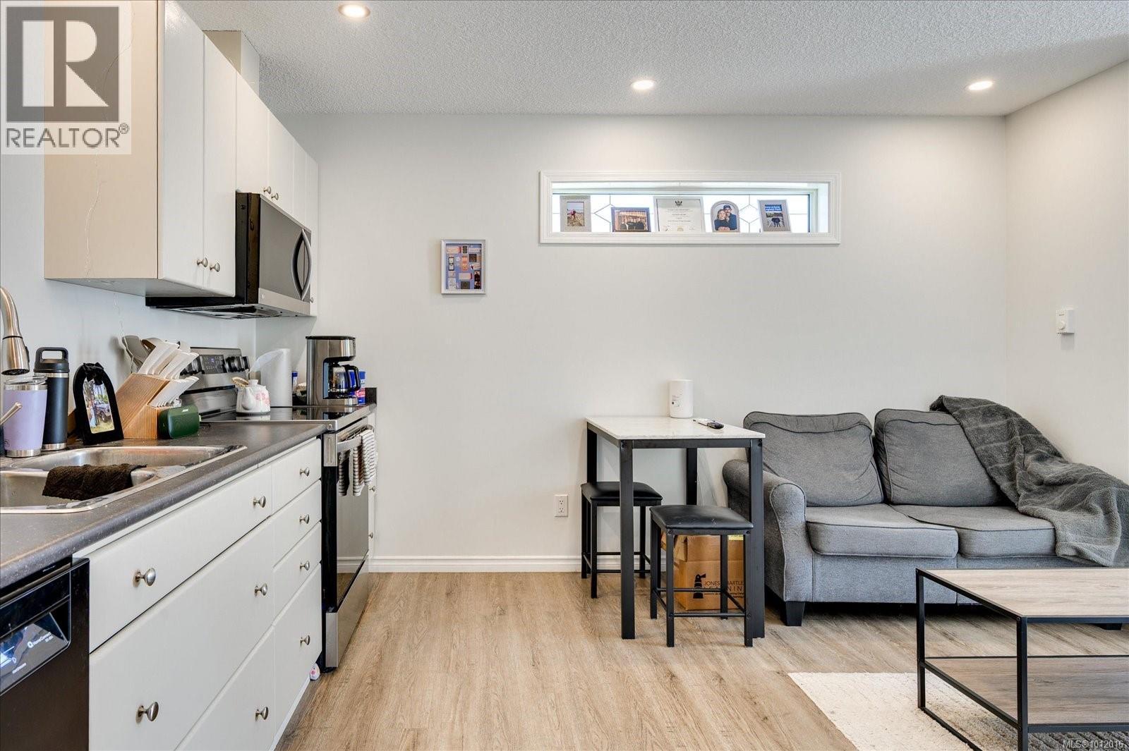 Photo 46 of 2320 Hemer Rd, Nanaimo BC