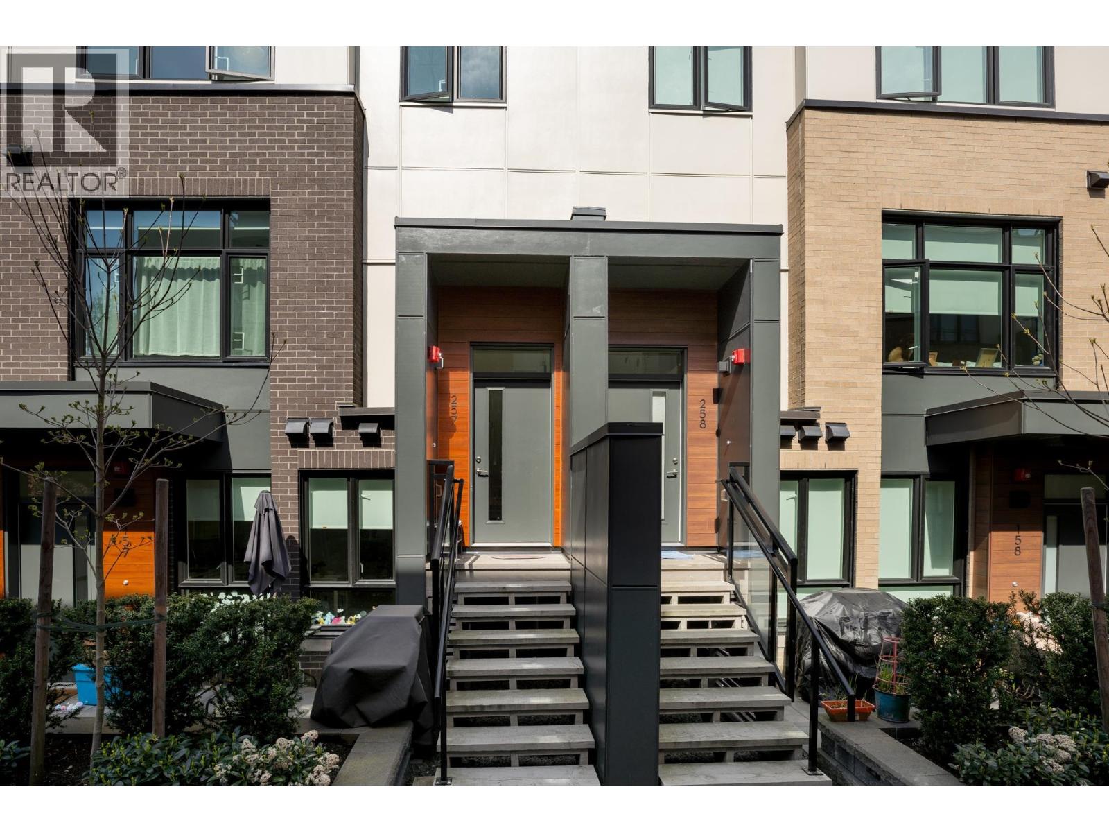 Photo 13 of 257 2035 Glenaire Drive, North Vancouver BC