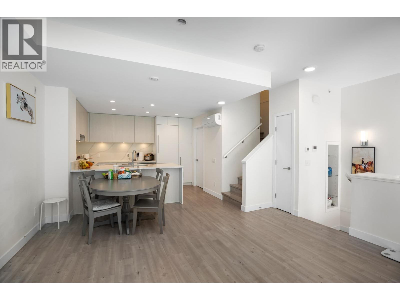 Photo 3 of 257 2035 Glenaire Drive, North Vancouver BC