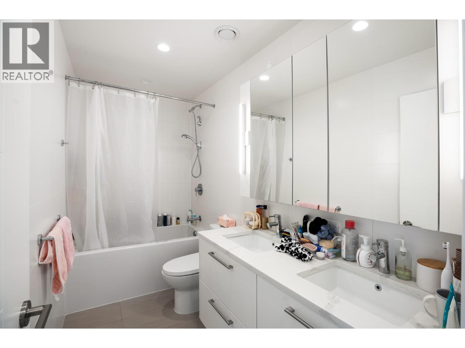 Photo 12 of 257 2035 Glenaire Drive, North Vancouver BC