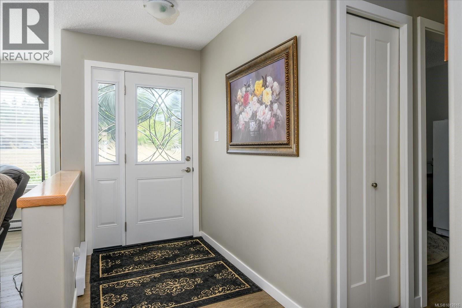 Photo 4 of 2320 Hemer Rd, Nanaimo BC