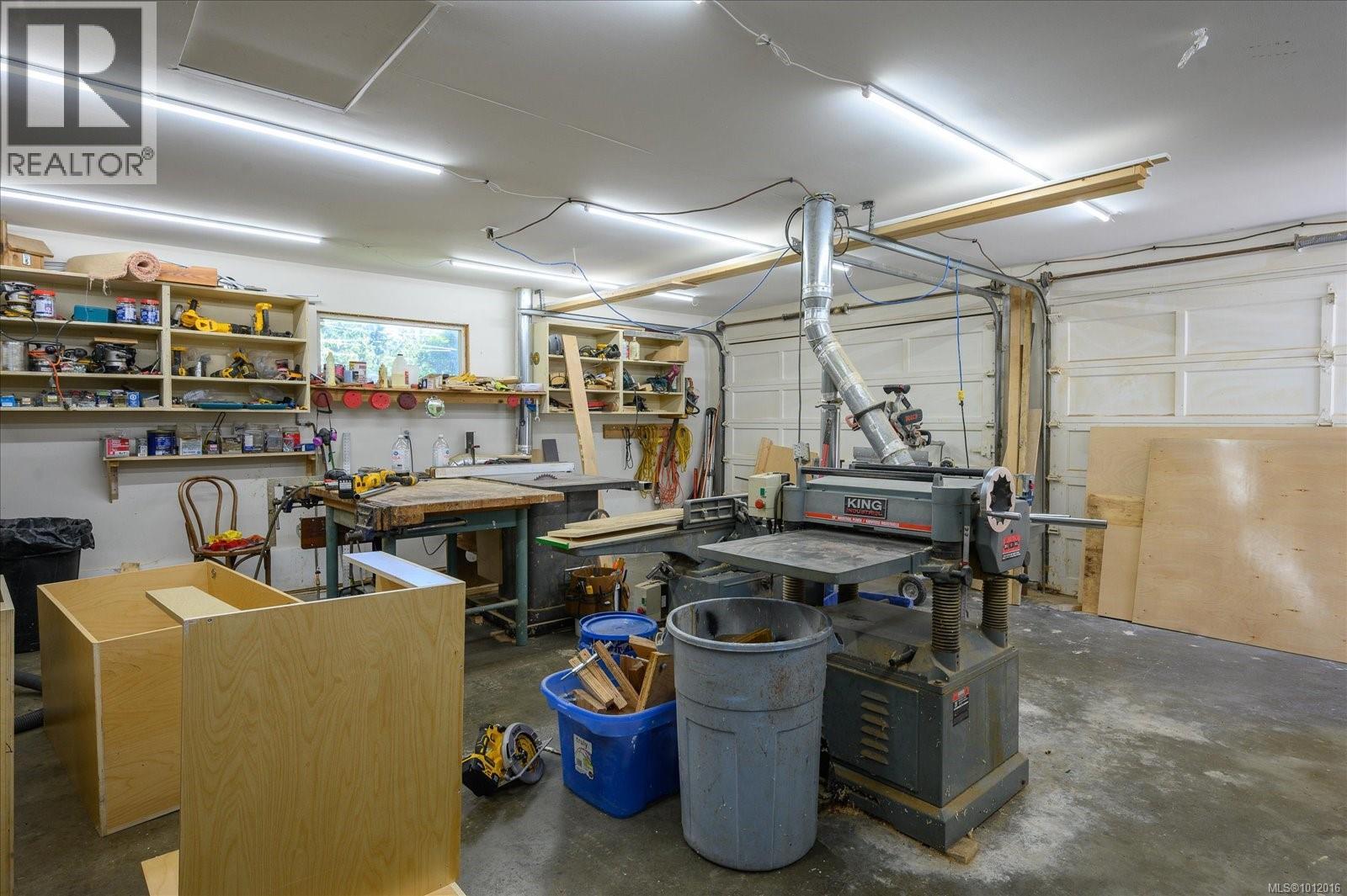 Photo 31 of 2320 Hemer Rd, Nanaimo BC