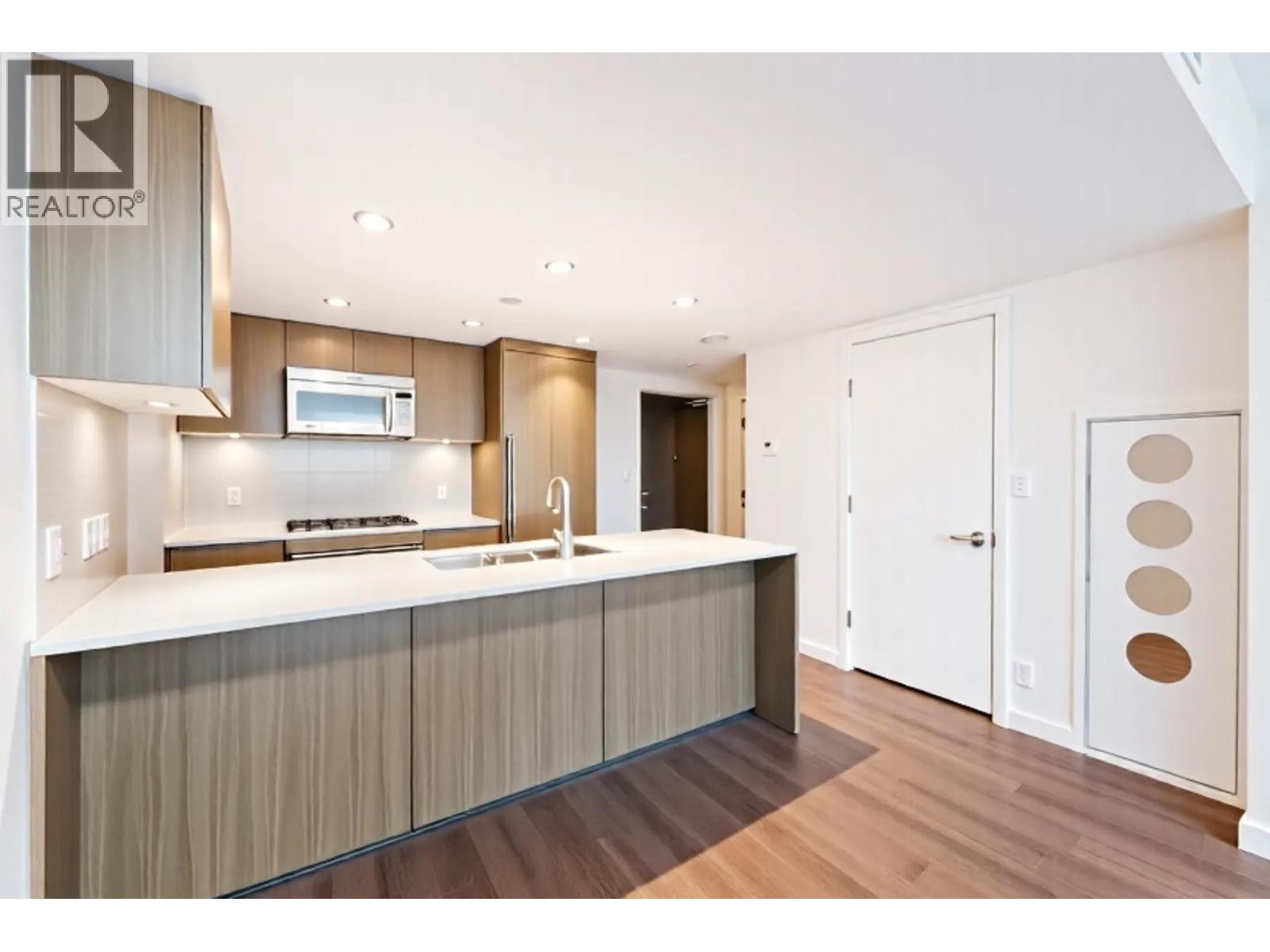 Photo 5 of 2105 125 E 14th Street, North Vancouver BC