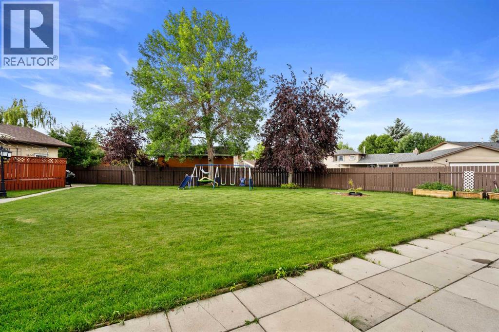 Photo 17 of 12 Whiteland Bay Ne, Calgary AB