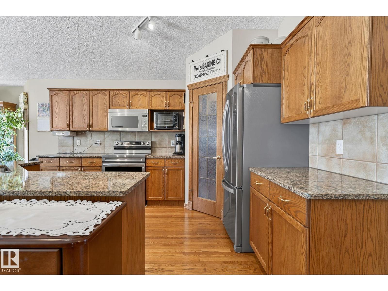 Photo 42 of 16222 84 St Nw, Edmonton AB