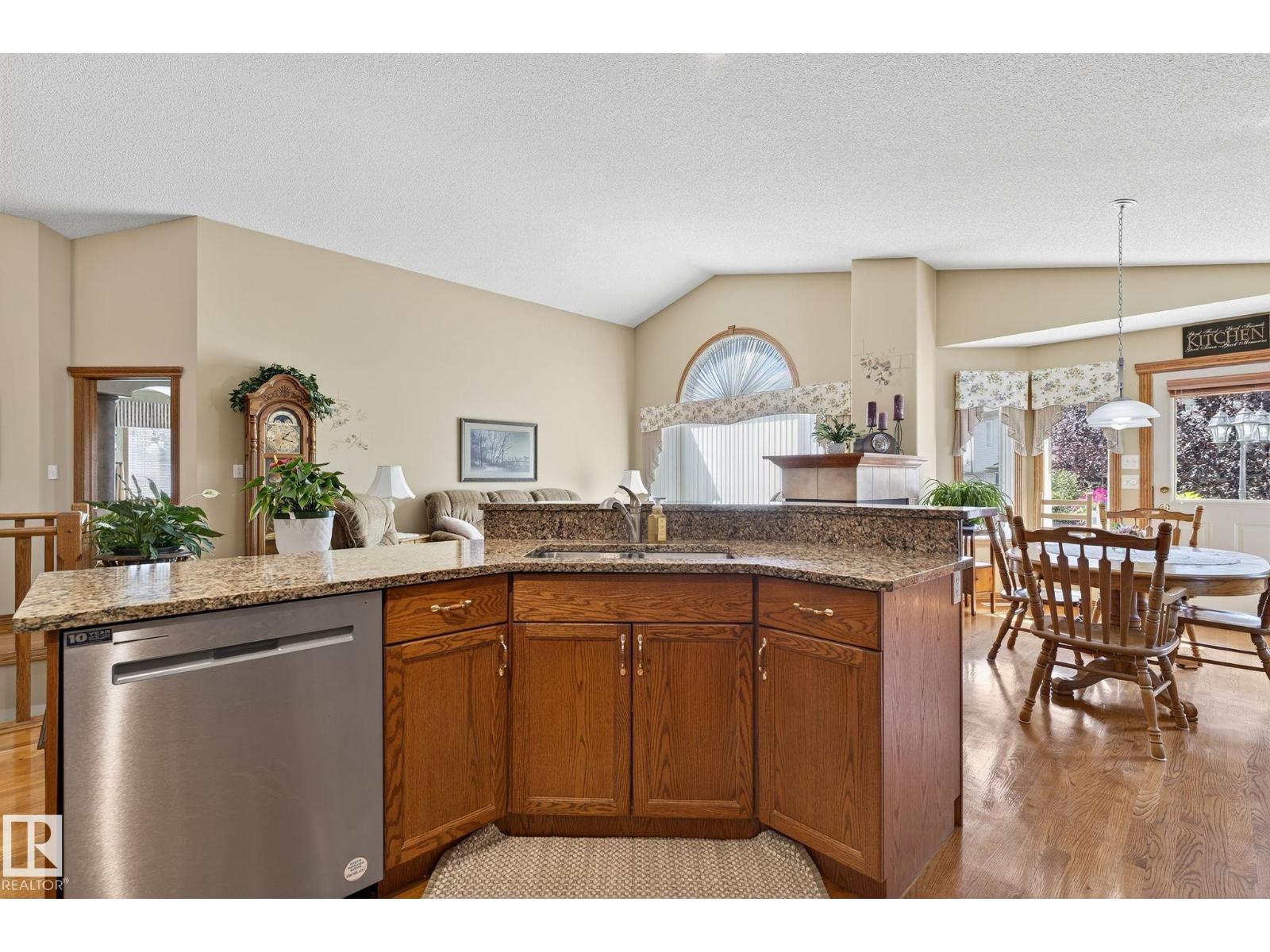 Photo 26 of 16222 84 St Nw, Edmonton AB