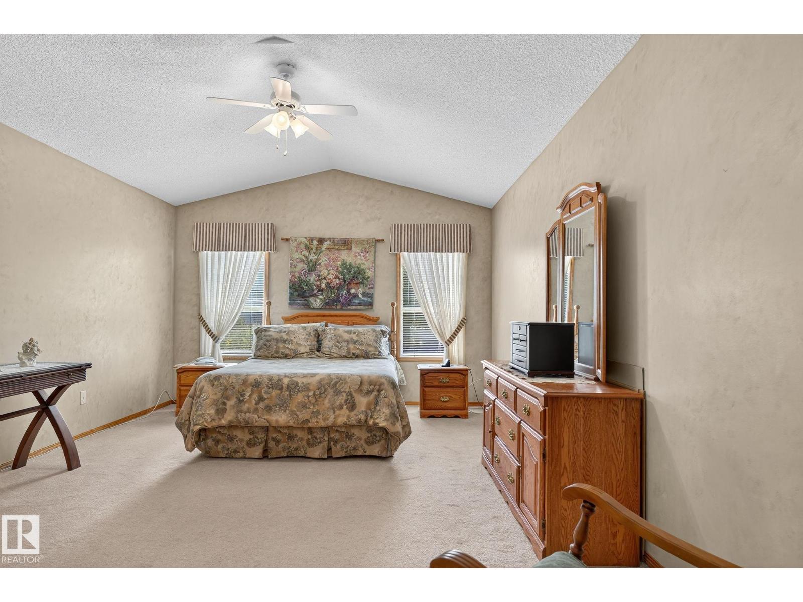Photo 11 of 16222 84 St Nw, Edmonton AB