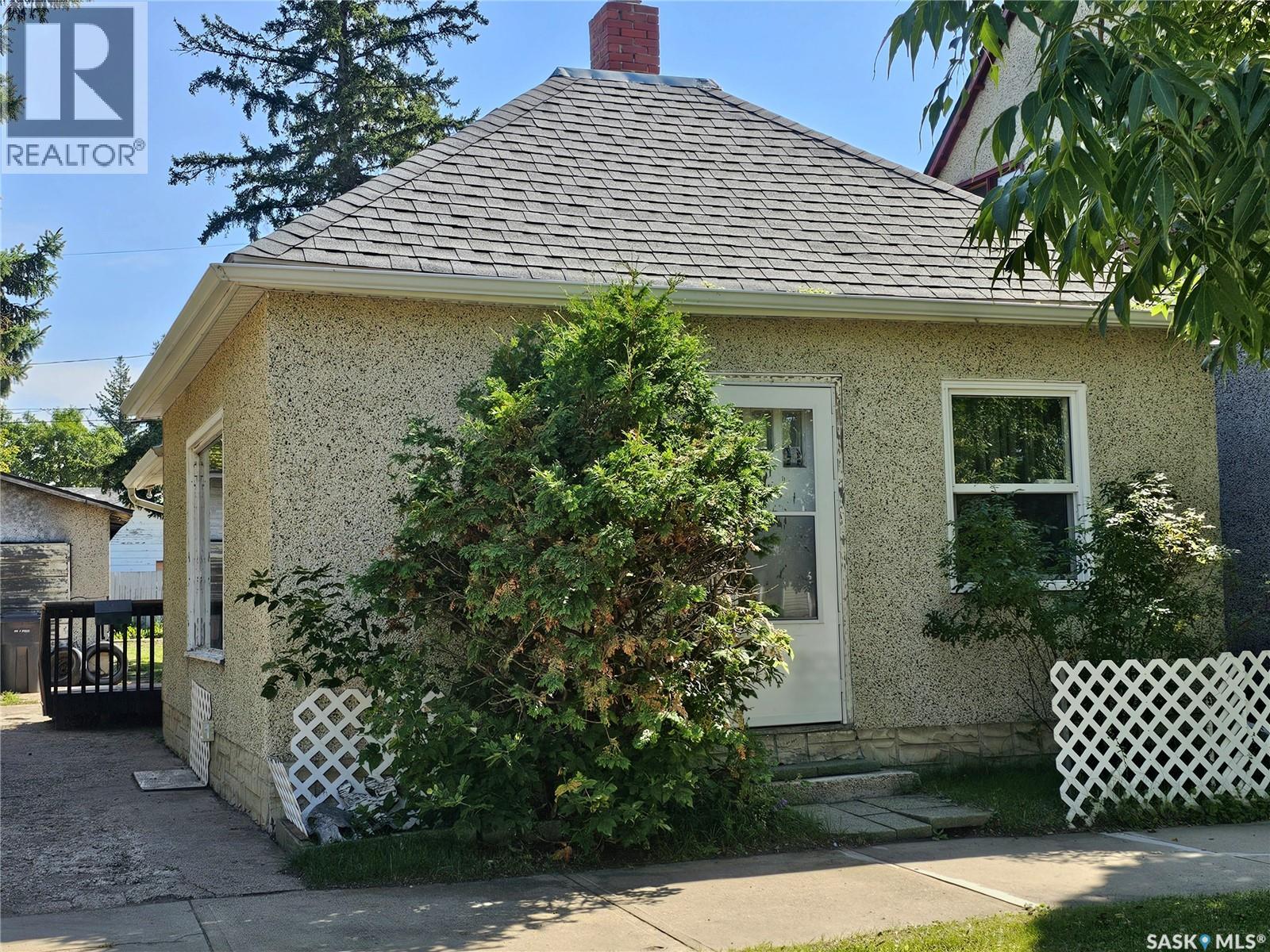 Photo 4 of 742 100th Street, North Battleford SK