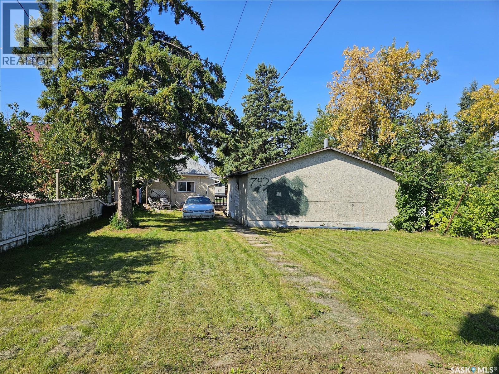 Photo 11 of 742 100th Street, North Battleford SK