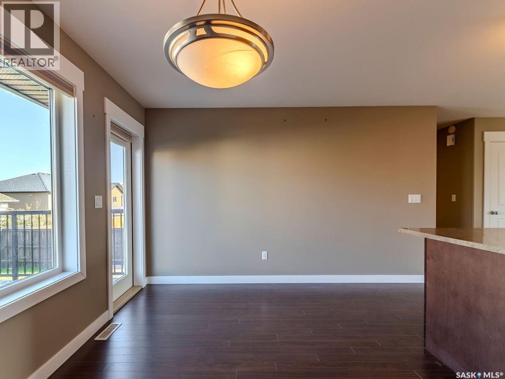 Photo 4 of 122 Mccallum Lane, Saskatoon SK