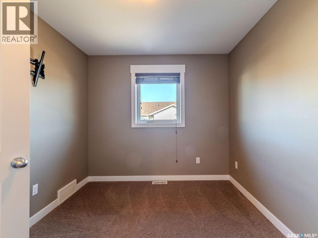 Photo 20 of 122 Mccallum Lane, Saskatoon SK